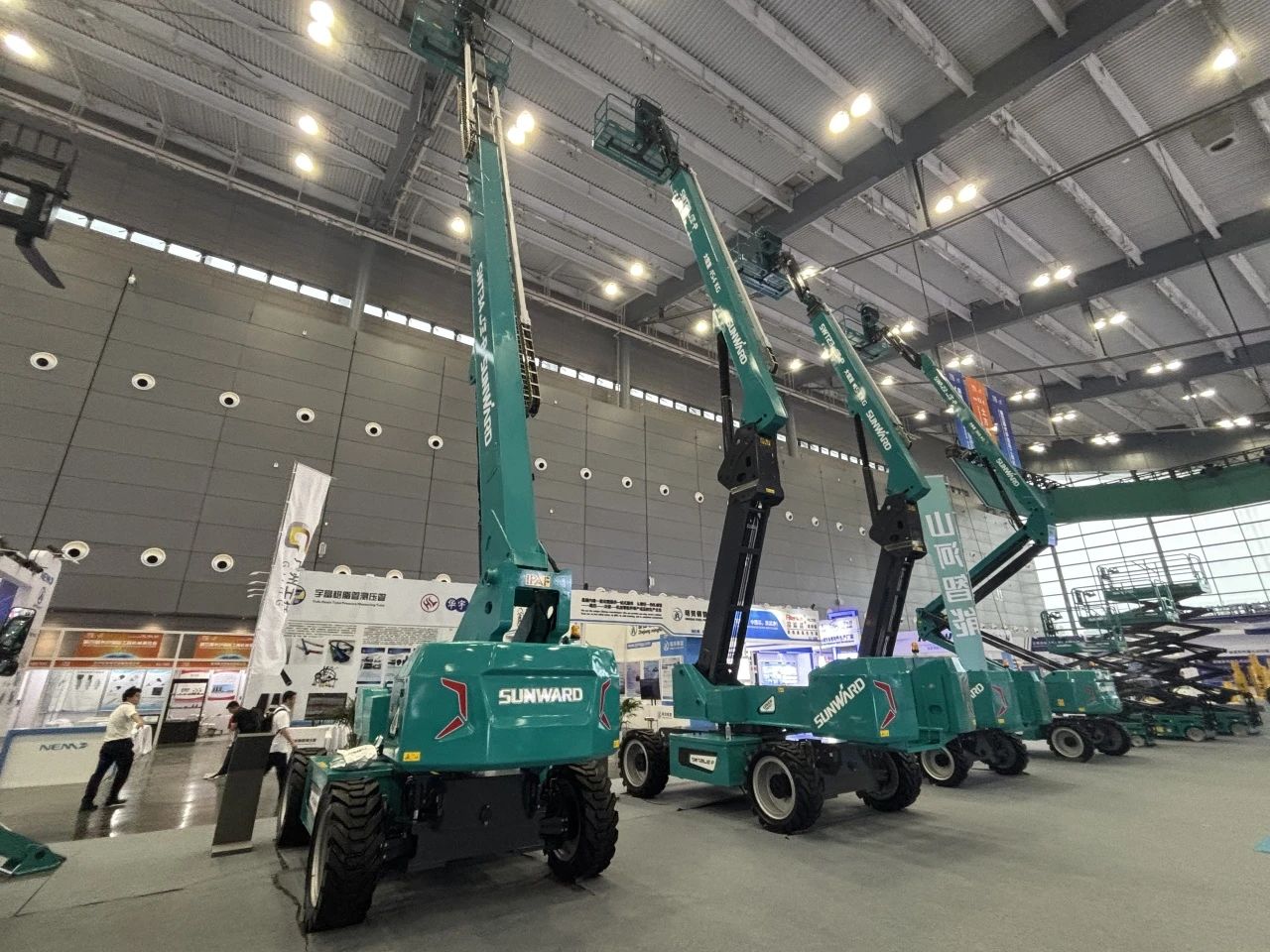 2025 CICEE | 龙8头号玩家智能SWT34JE-P电动直臂式高空作业平台重磅宣布！