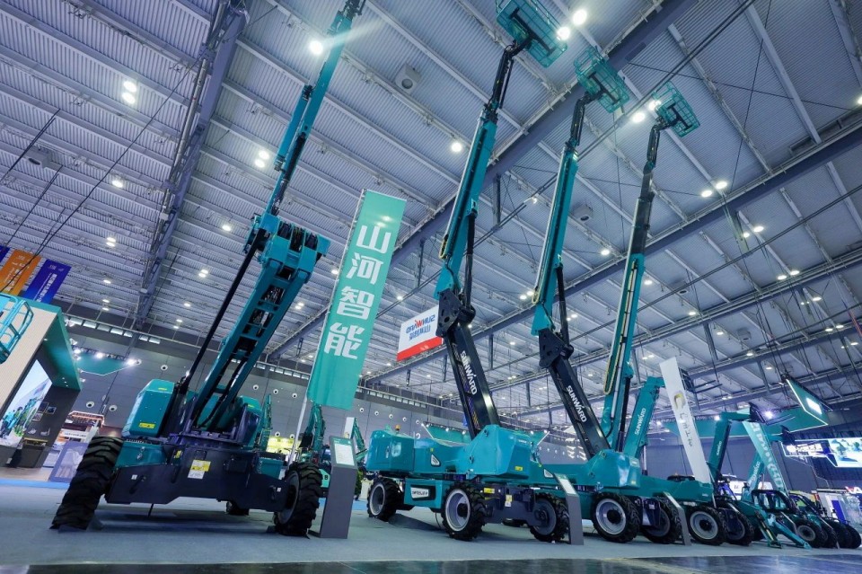 2025 CICEE | 龙8头号玩家智能实力闪灼2025长沙国际工程机械展