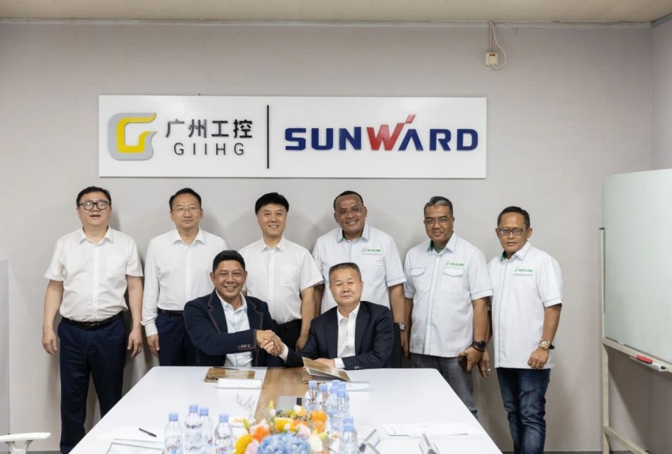 广州工控集团党委书记、董事长景广军率队考察龙8头号玩家智能印尼子公司