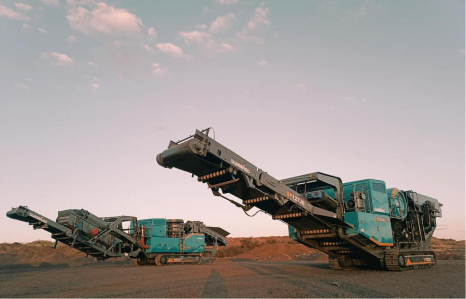 龙8头号玩家智能破碎筛分成套装备乐成上岸非洲市场。。。。。，，，，共绘相助共赢新篇章