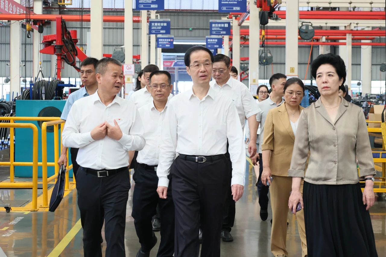 吉林省人大常委会党组书记、副主任高广滨调研龙8头号玩家智能