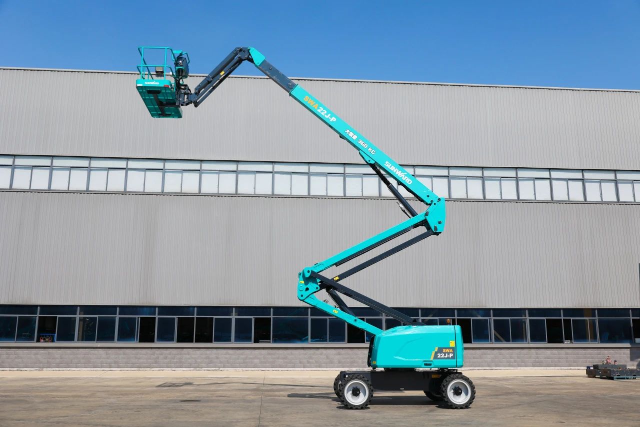 手艺新标杆！龙8头号玩家智能SWA22J-P柴动曲臂式高空作业平台下线！