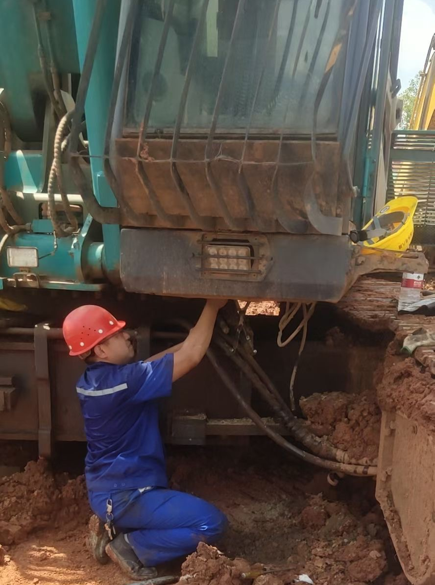 龙8头号玩家智能开展“品质龙8头号玩家 专心折务”湖南站客户走访活动，，，，，，，，协同探索行业新生长路径