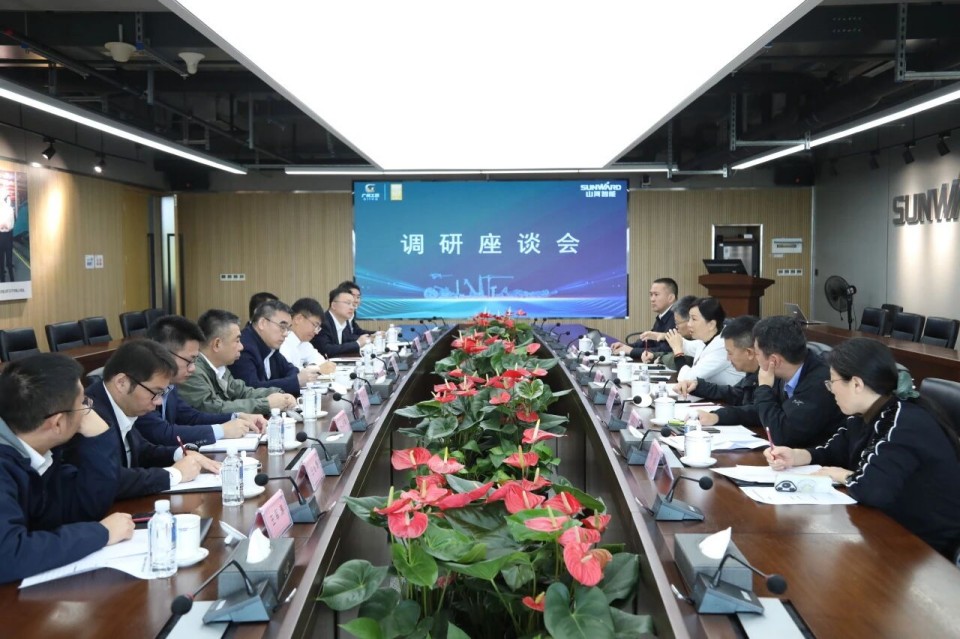 聚焦应急装备研爆发产，，，，，共探实战适配新路径——广州市应急治理局党委书记、局长叶芳调研龙8头号玩家智能