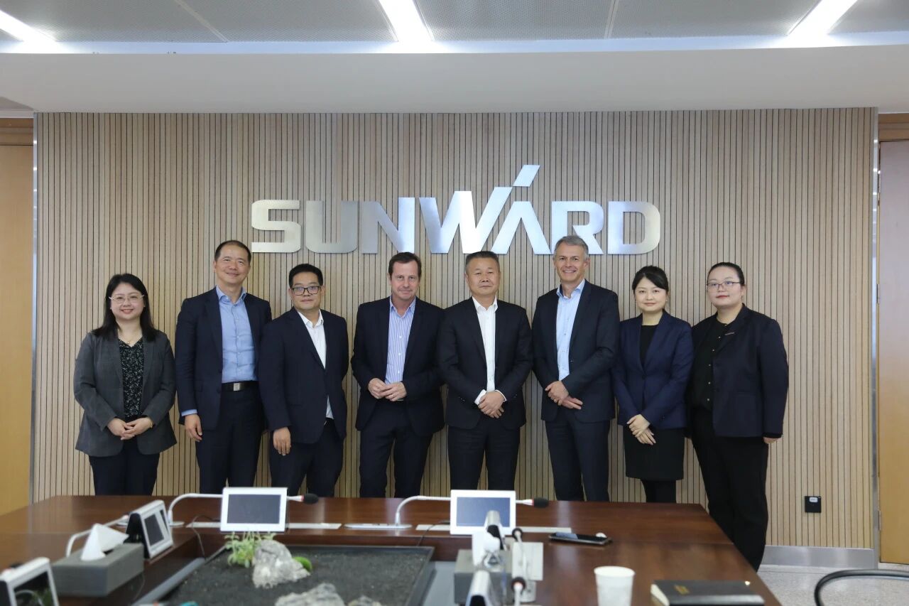 法巴租赁集团到访龙8头号玩家智能，，，，，，，，共拓相助新篇章