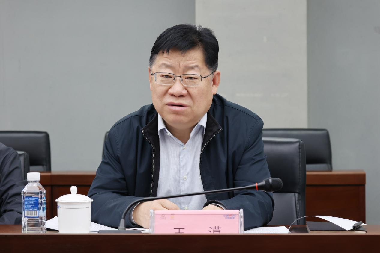 新矿投资集团党委书记、董事长王漠到访龙8头号玩家智能